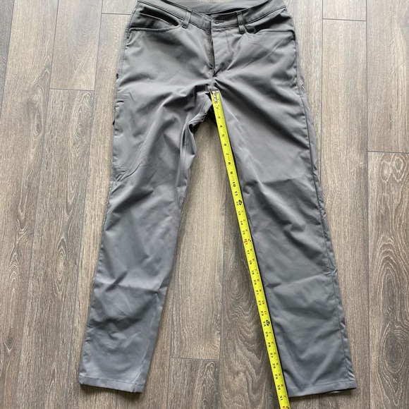 Lululemon ABC Commuter Pant - Picture 1 of 8